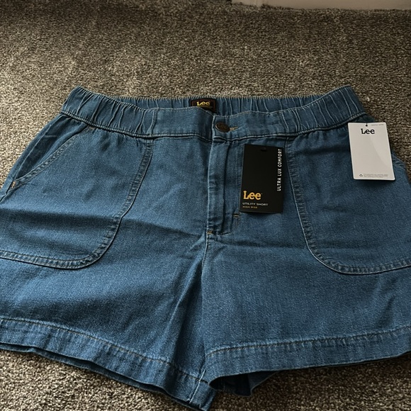 Lee Stroke of Luck Jean shorts; 4" inseam - Picture 2 of 3